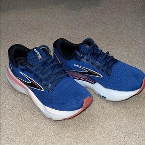 Used-Size 5 Brooks glycerin 21 GTS Sneakers in Blue and Pink